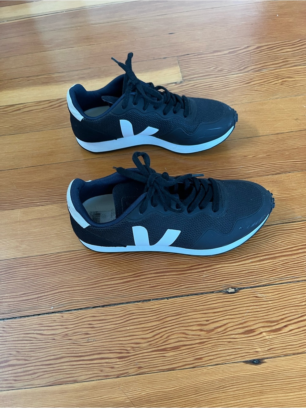 Veja Black Athletic Sneakers, very stylish